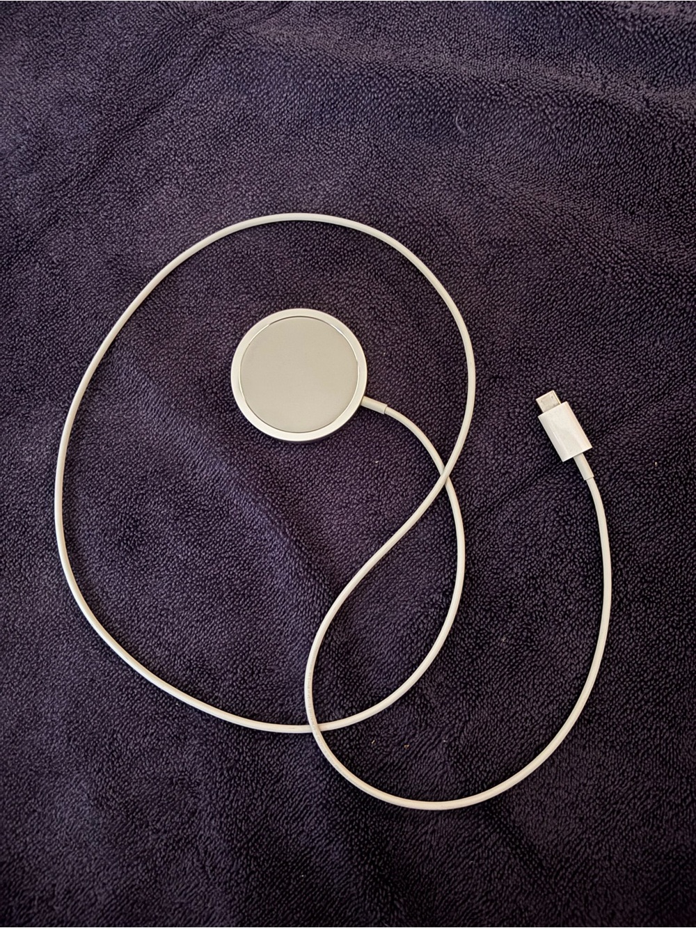 Apple White USB-C MagSafe Charging Cable with Magnetic Puck